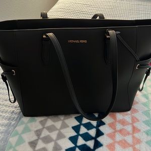 black Michael Kors tote bag